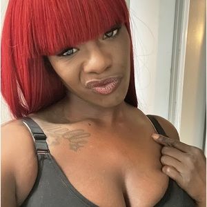 Meet your Posher, Ebony